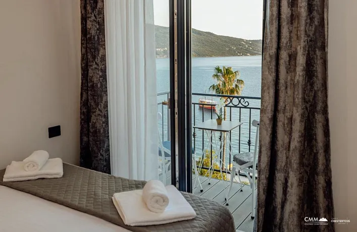 Panoramik Manzaralı Modern Butik Otel – Adriyatik'te Lüks Yatırım Fırsatı